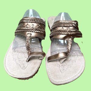 Women's Union Bay Gold Thong Flat Sandals size 10